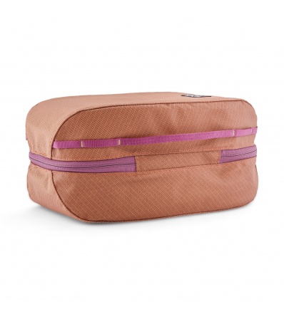 Чантичка Patagonia Black Hole Cube 6L